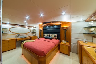 No Name 32 Master Stateroom