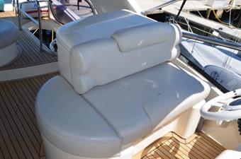 50ft 2009 Azimut Flybridge 9 Flybridge Helm Bench Seat
