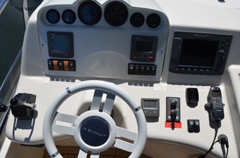 50ft 2009 Azimut Flybridge 10 Eletronics