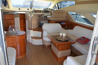 50ft 2009 Azimut Flybridge 17 Salon