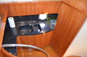 50ft 2009 Azimut Flybridge 22 Galley