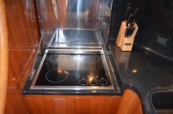 50ft 2009 Azimut Flybridge 23 3 Burner Stove