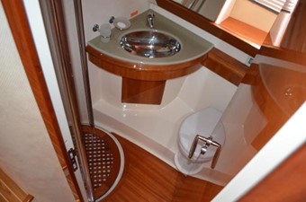 50ft 2009 Azimut Flybridge 34 Head