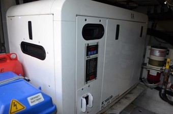 50ft 2009 Azimut Flybridge 42 kholer Generator 