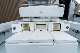 28ft 2008 Southport 28 Center Console 20 Cockpit Storage