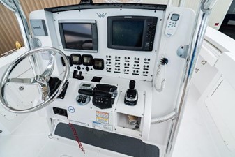 28ft 2008 Southport 28 Center Console 23 Helm 1