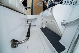 28ft 2008 Southport 28 Center Console 36 LeanBar Footrest