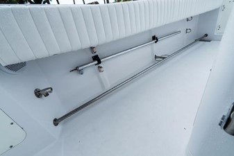28ft 2008 Southport 28 Center Console 42 Cockpit Rod Storage/Toe Rail STBD