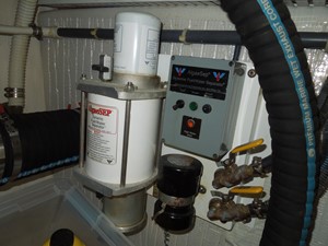 Comocean 23 Engine Room 