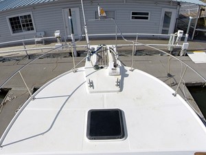 Manatee 36 Foredeck
