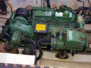 Sea Cow 38 Manatee 36 Main Engine Photo2