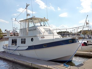 Manatee 36 Starboard Forward Profile