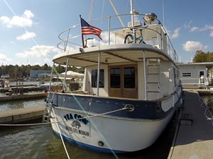 Manatee 36 Aft Profile