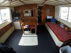 Sea Cow 23 Manatee 36 Salon Forward