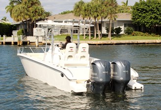 MotoMarlin 32 Center Console 16 Aft - Engines