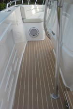 MotoMarlin 32 Center Console 9 Side Deck