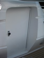 MotoMarlin 32 Center Console 10 Entry to Head