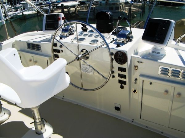 FLYBRIDGE HELM