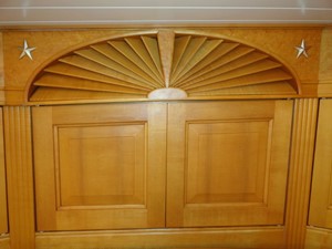 MIDNIGHT RAMBLER 9 Custom Fanned Louvered Vents