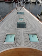 MIDNIGHT RAMBLER 25 Foredeck
