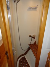 MIDNIGHT RAMBLER 18 Owner's Shower