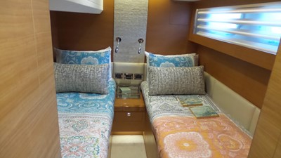 QUINTESSENCE 22 TWIN CABIN