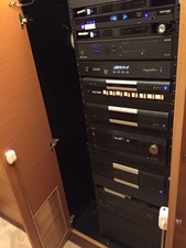 QUINTESSENCE 24 AV RACK