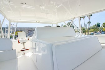 MAVERICK 31 Flybridge - Forward Seating