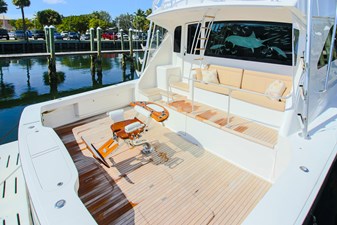 MAVERICK 48 Cockpit and Mezzanine