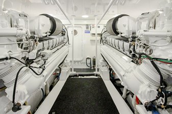 MAVERICK 57 Engine Room