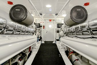 MAVERICK 58 Engine Room