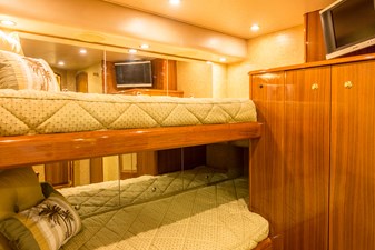 MAVERICK 26 Crew/Guest Stateroom