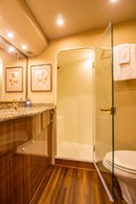 MAVERICK 17 Master Bath