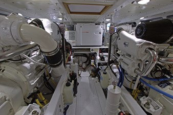 CRIMSON STAR 20 Engine Room