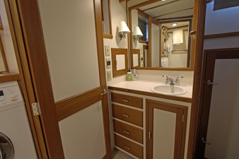CRIMSON STAR 16 Guest Bath