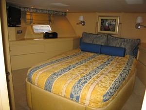 ALTISA VII 1/2 21 Bow Stateroom