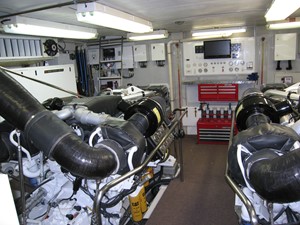 ALTISA VII 1/2 25 Engine Room