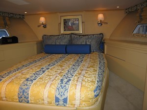 ALTISA VII 1/2 22 Bow Stateroom