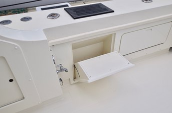 54' Bertram 30 Cockpit