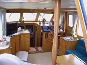 42ft 2002 Symbol 42 Classic Trawler 18 
