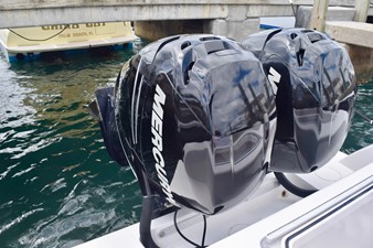 Invincible 33' 14 Motors