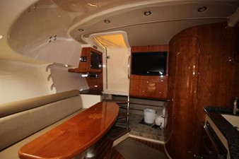 Stocks & Blondes 24 Facing Aft Berth