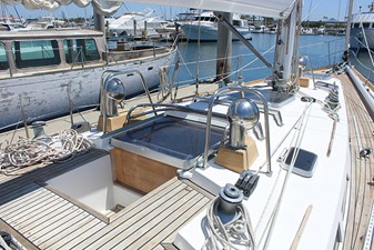 FIRST LIGHT 17 MID-SHIP CAMPANIONWAY1