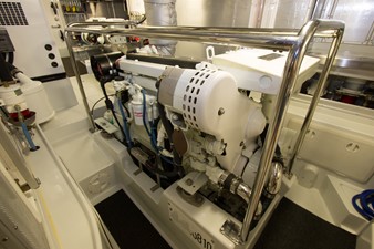 STELLA MARIS 19 Main Engine