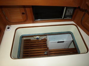 LOTH LORIEN  39 Refrigerator Top Load 