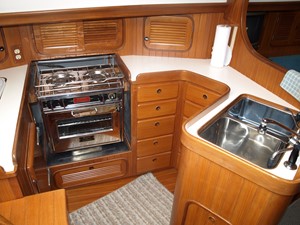 LOTH LORIEN  42 Galley 