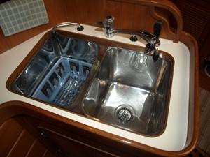 LOTH LORIEN  46 Galley Sink
