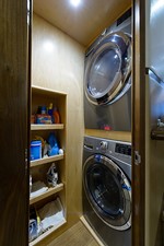 Miss Moneypenny 14 Companionway-Laundry Center