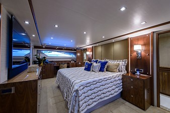 Miss Moneypenny 18 Master Stateroom