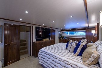 Miss Moneypenny 17 Master Stateroom